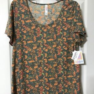NWT Lularoe Classic T
